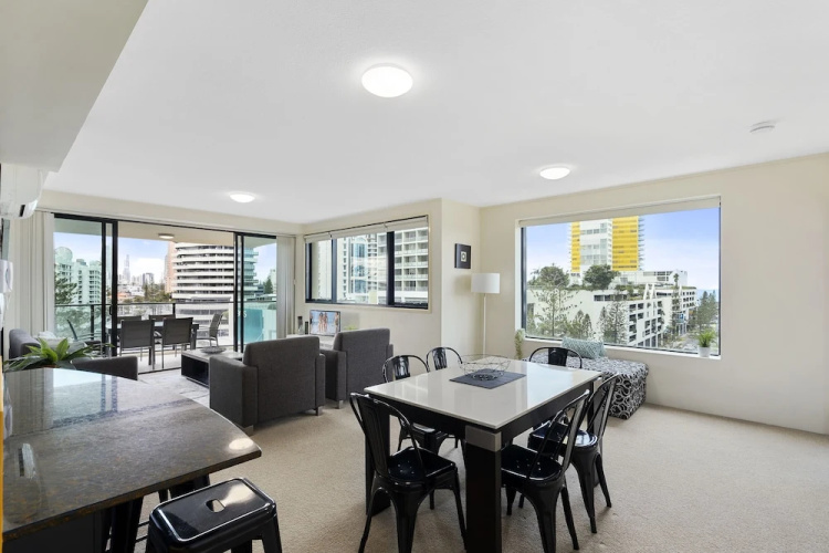 Broadbeach on the Park - We Accommodate