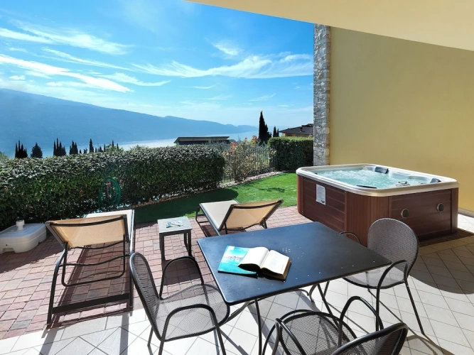 1 Bedroom Deluxe Apartment