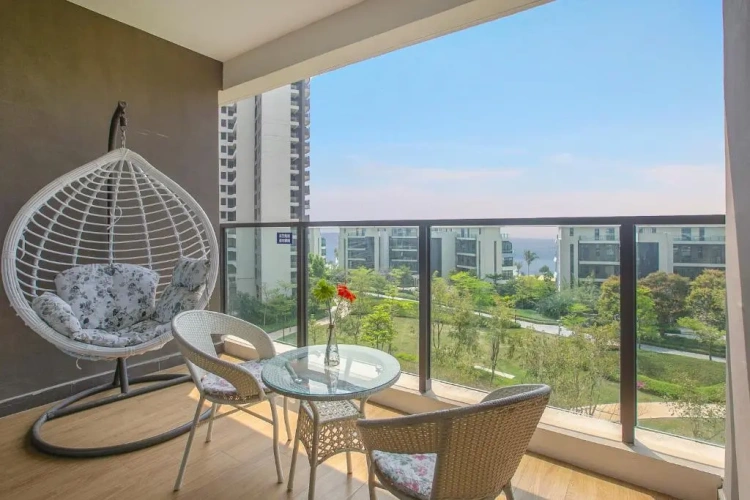 Standard Twin room with garden view