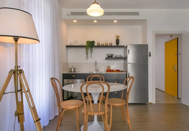 1 Bedroom Apartment with balcony