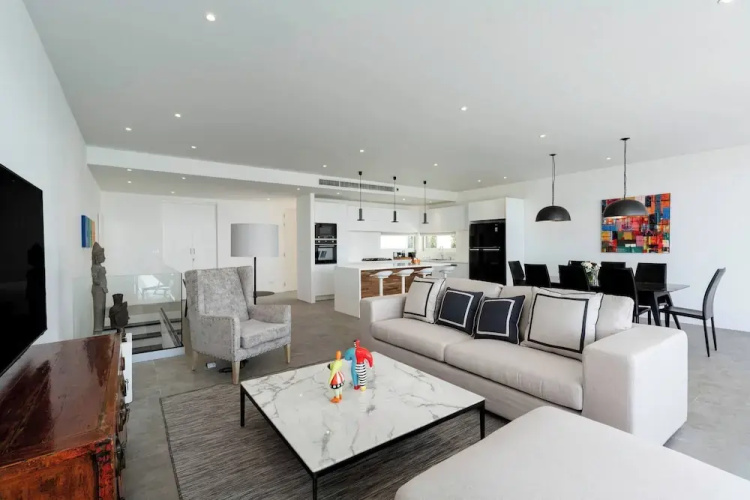 Luxury Sea View Villa Q With Pool at Unique Residences