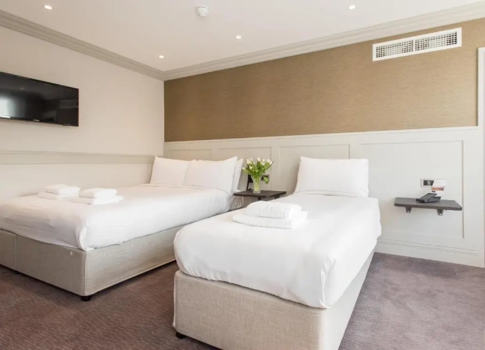 Triple room