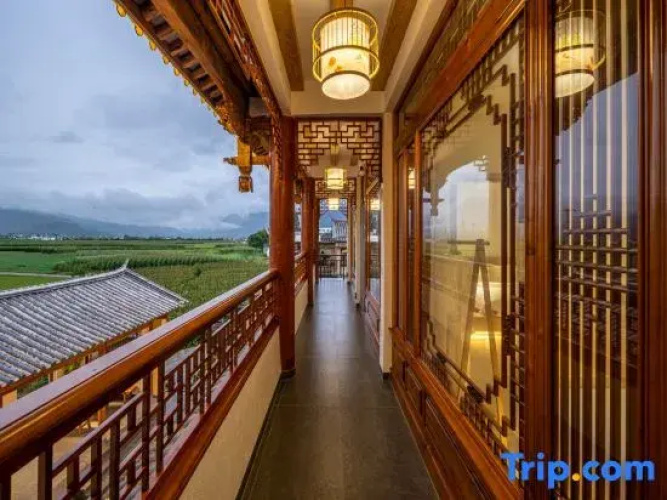 Shaxi Inviting Moon Guesthouse