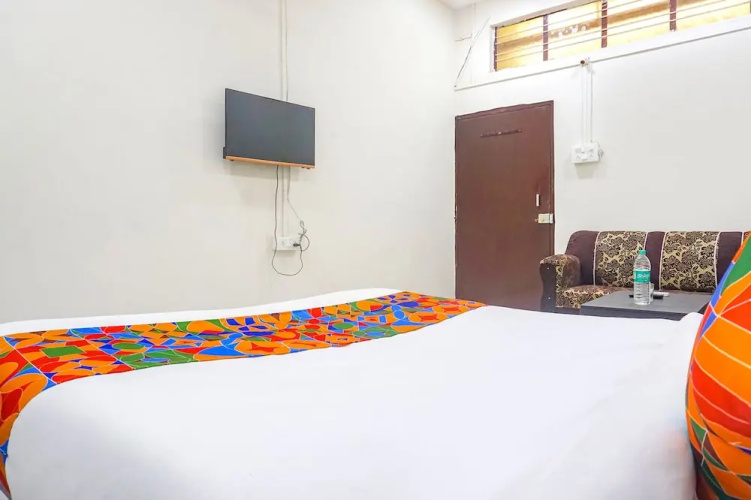 Fabhotel Om Sai