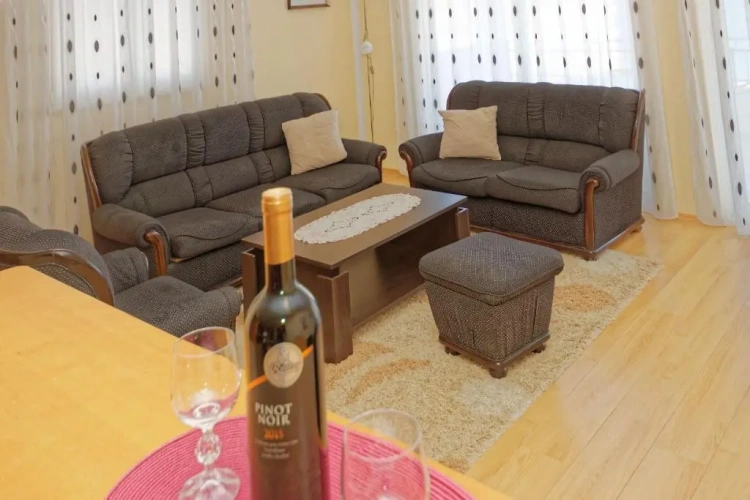 3 Bedrooms Apartment with sea view