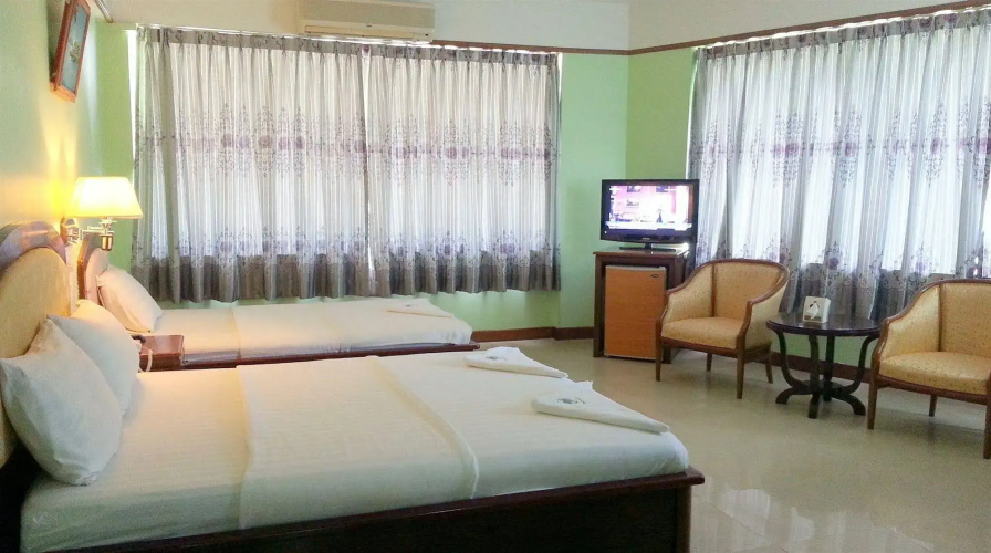 New Beach Hotel & Restaurant