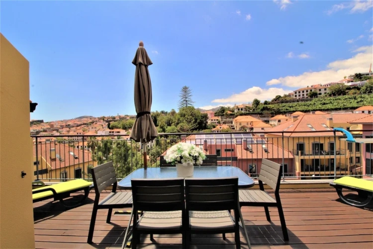 3 Bedrooms Apartment with view