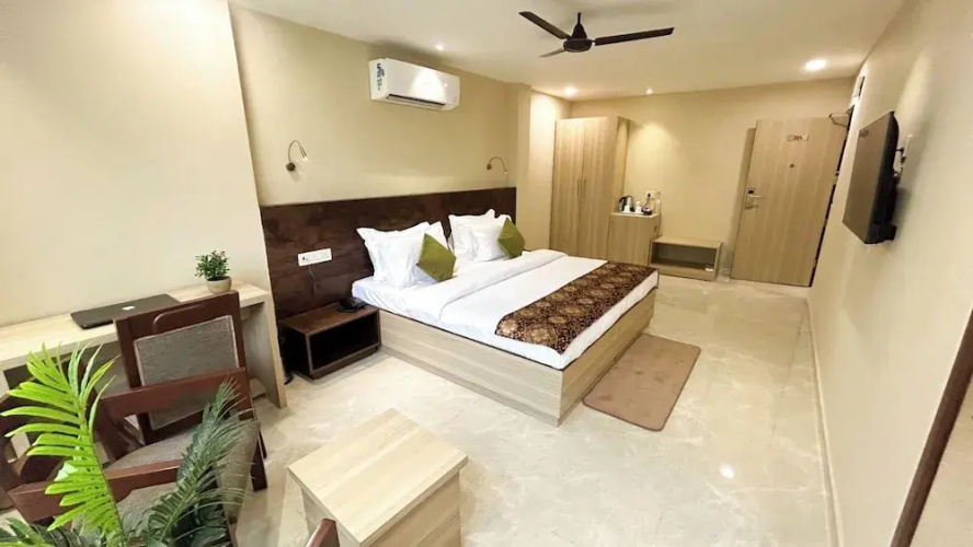 Iris Suites Kalkaji