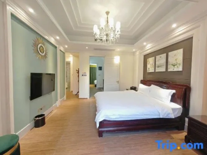 4 Bedrooms Villa