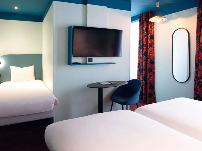 Standard Triple room