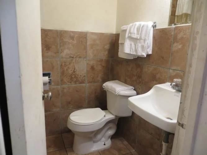 Travel Inn & Suites