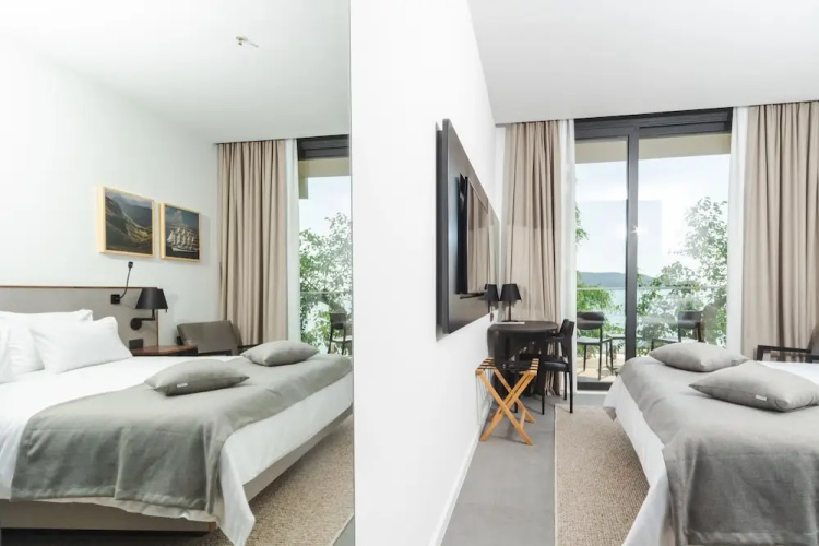 Boutique Hotel Shell