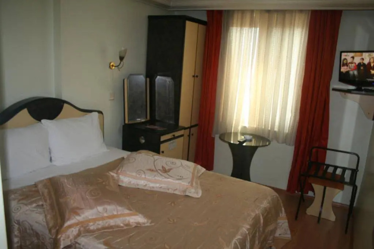 Oz Cakir Hotel