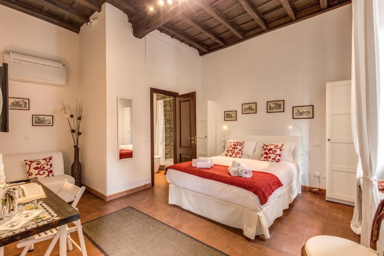 Standard Triple room