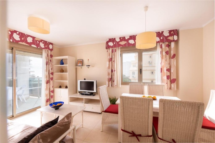 2 Bedrooms Quintuple Apartment