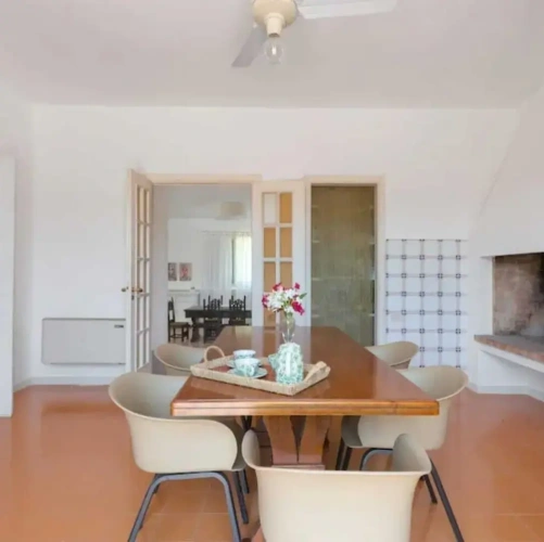 4 Bedrooms Villa