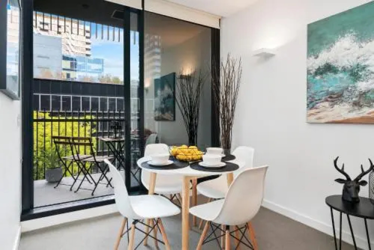 Complete Host Leopold Apartments