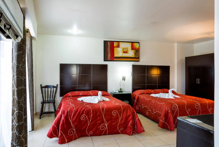 Hotel Raldos Inn