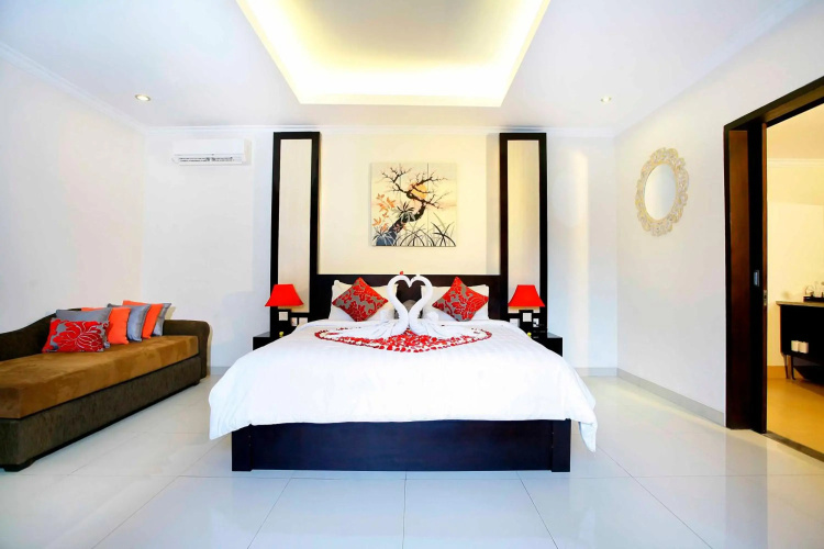 Family three bed room neil villa private pool
