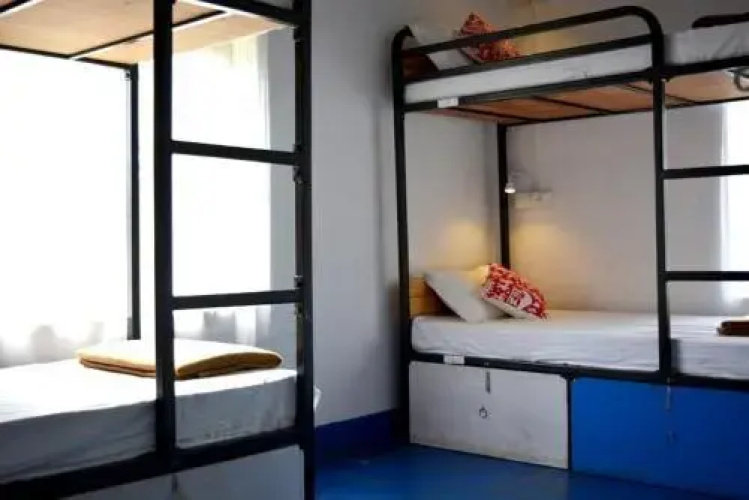 HosteLaVie Varanasi