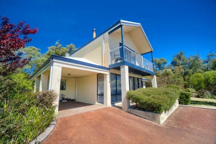 2 Bedrooms Cottage