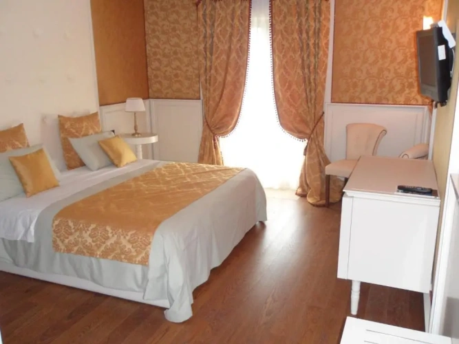 Triple room