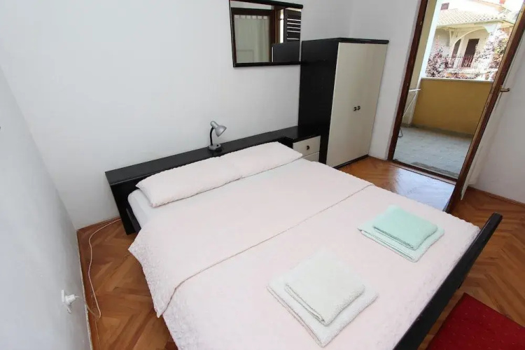 Apartments Lora