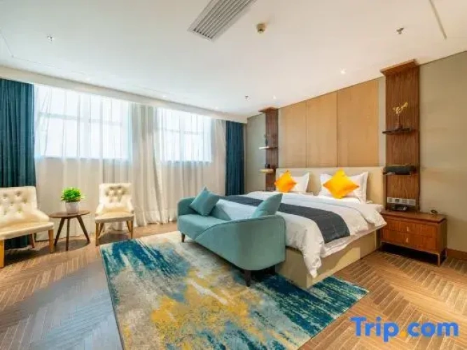 Deluxe Suite