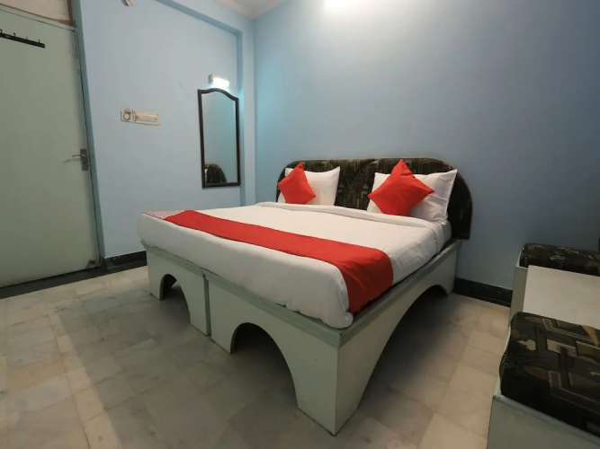 OYO 12019 Hotel Anuja