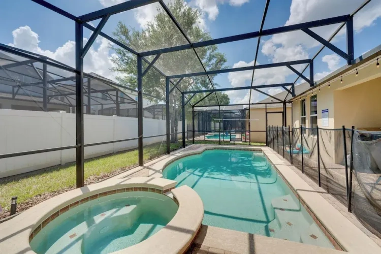 4 Bedrooms Cottage