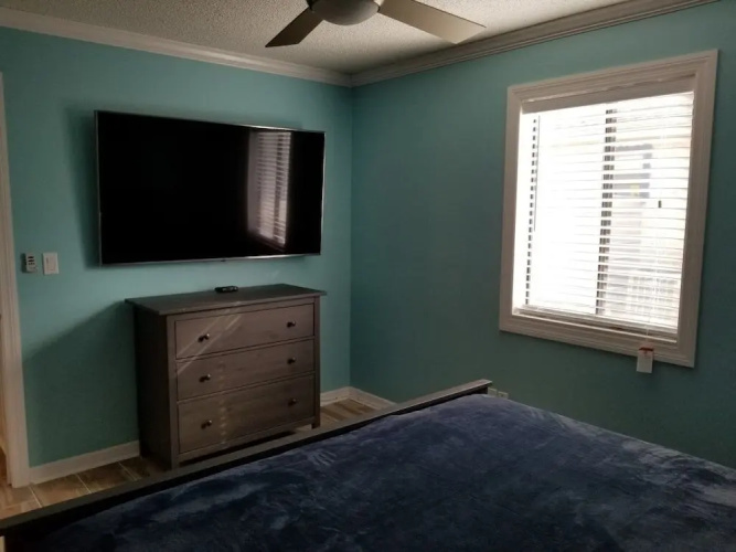 206 10 St- All 2 Bedroom Home by RedAwning