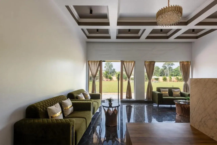 Paramount Riverfront Resort & Spa