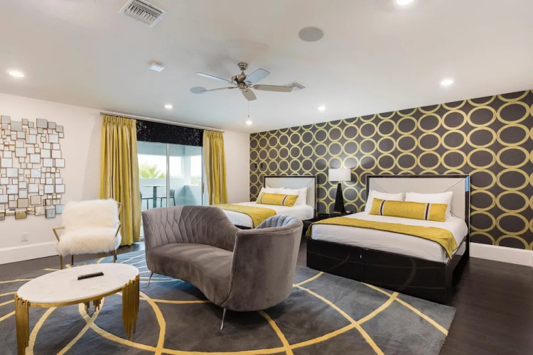 W002: 6 Bed, Minions, Iron Man, 3rd Floor Suite