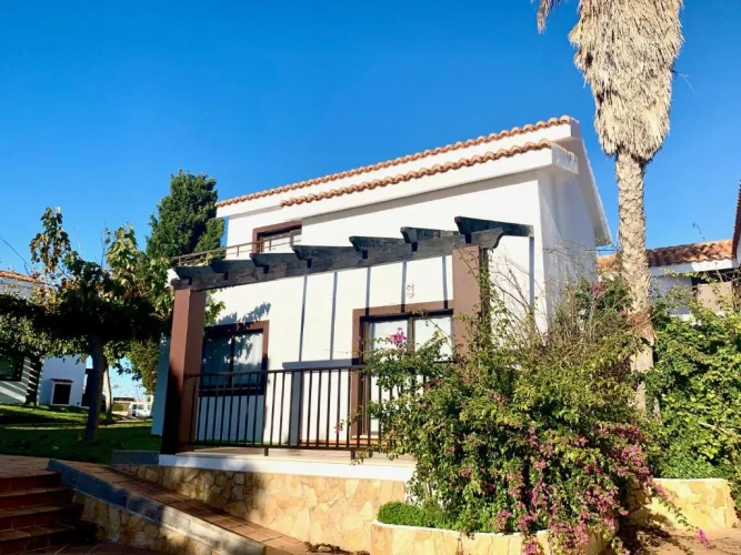 2 Bedrooms Villa