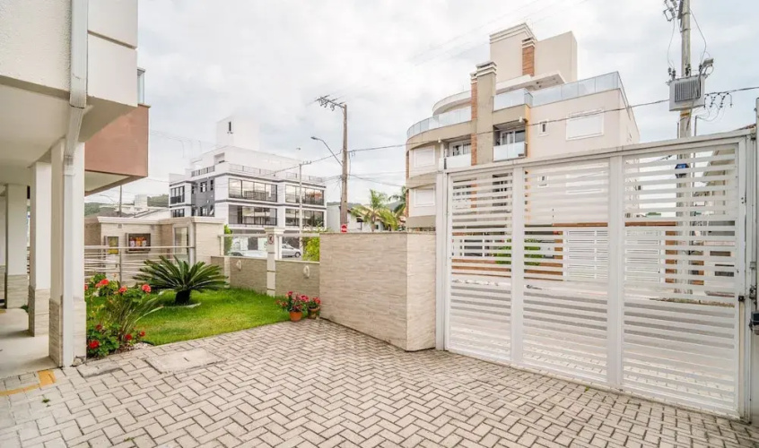 Apt w/ Gourmet Balcony 800m From the Beach Cbe0201