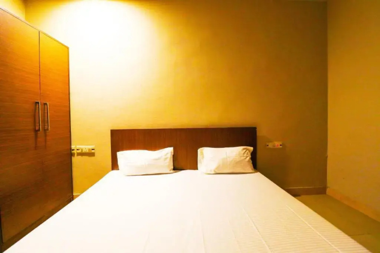 Hotel Shree Shyam by OYO Rooms