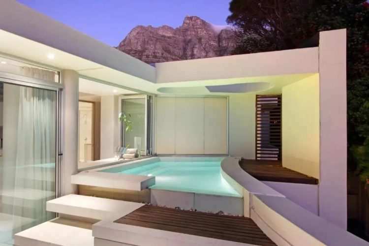 2 Bedrooms Penthouse Apartment with sea view