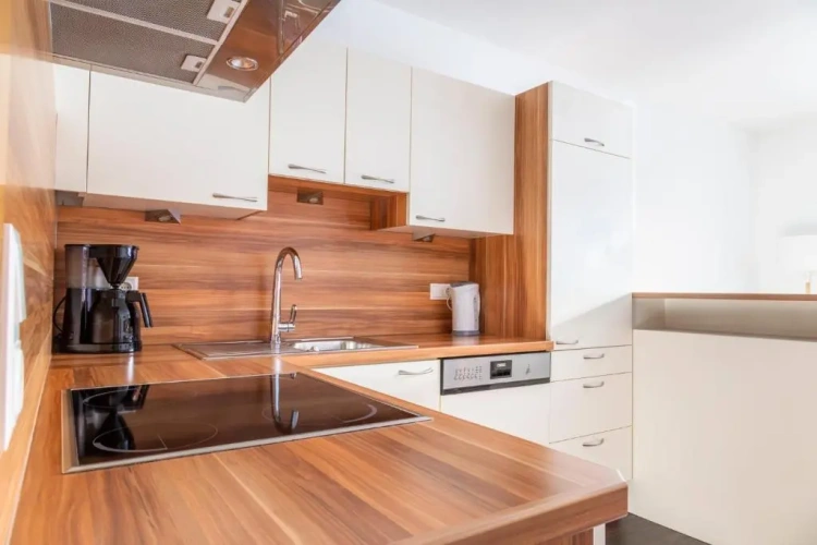2 Bedrooms Double Apartment with garden view