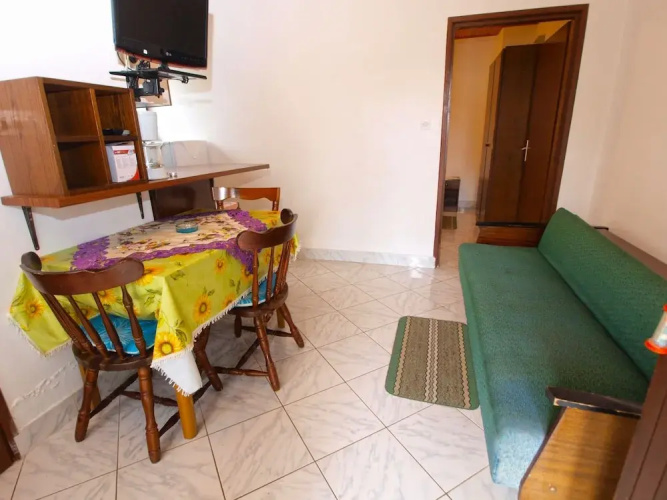 Apartment 1057