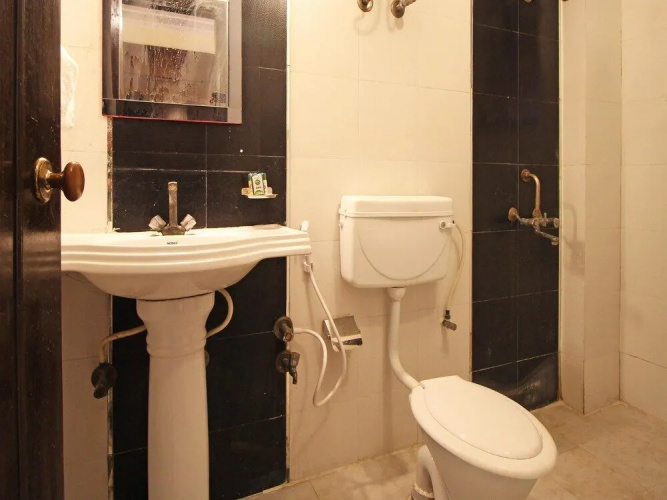 OYO Flagship Noida Expressway Boulevard