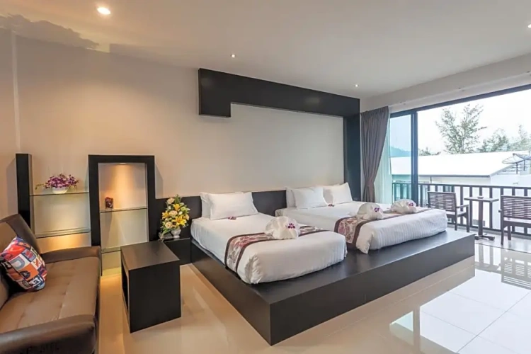 Standard Triple room