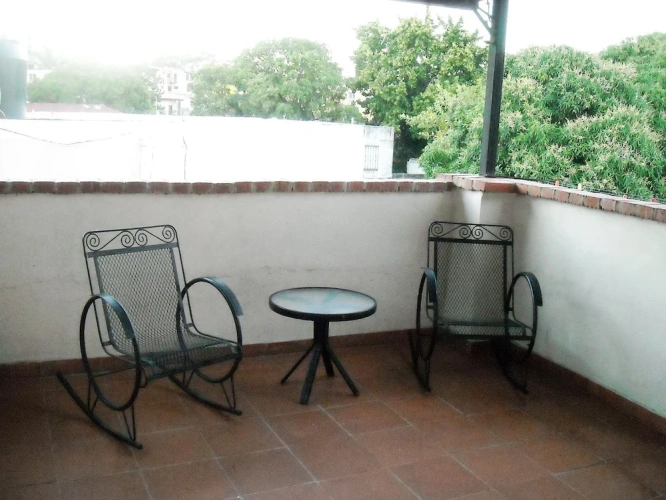 1 Bedroom Business Studio