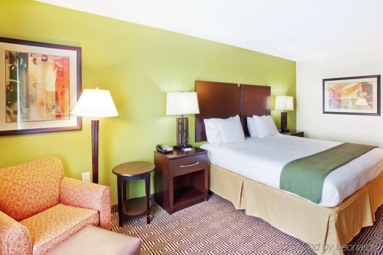 Holiday Inn Express & Suites Rome-East by IHG