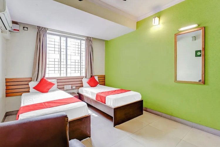 OYO 60932 Hotel Basera Inn