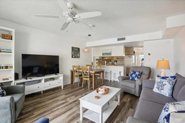 Beachfront Luxe Epic Ocean Views Sleeps 6