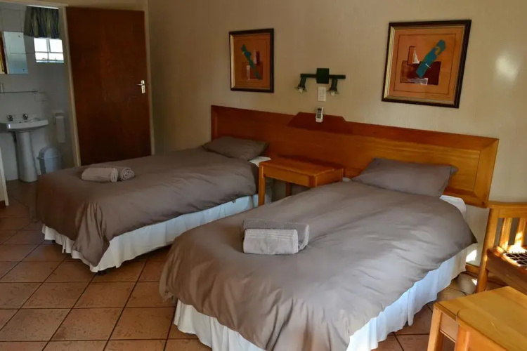 Jacaranda Lodge