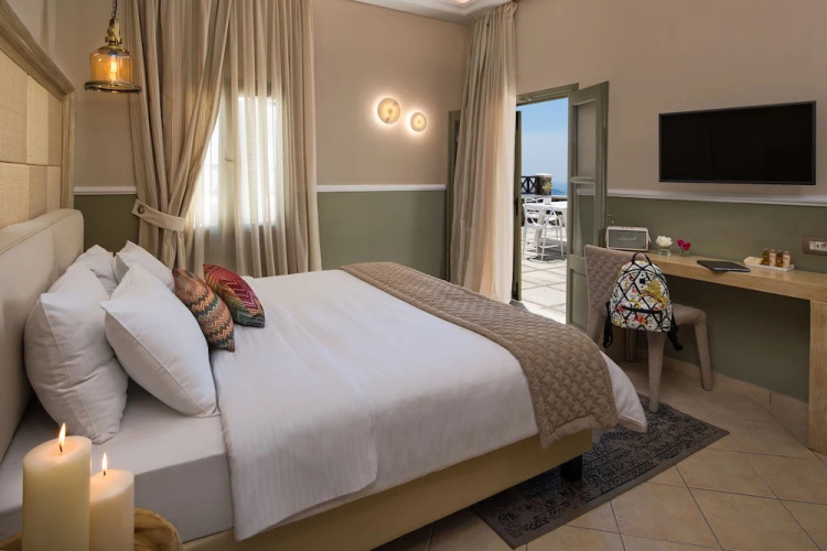 2 Bed Villa - Sleeps 4 - Pool - Private Chef
