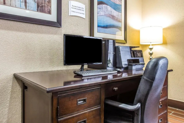 Comfort Inn & Suites