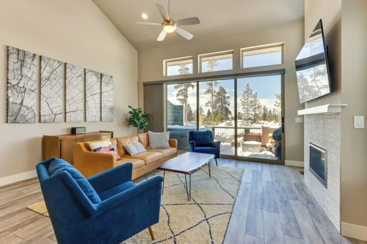2 Bedrooms Apartment