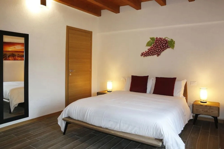 Smart Rooms & Restaurant